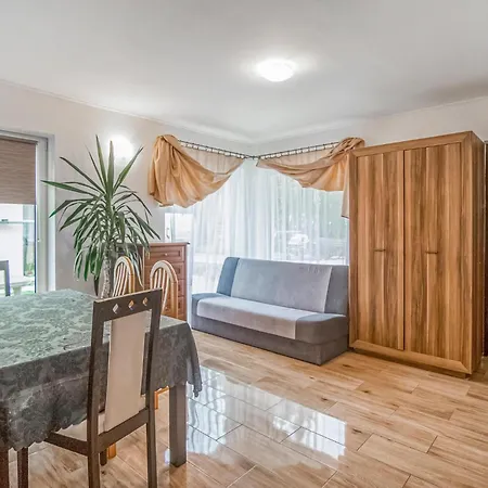 בית נופש 2 Bedroom Lovely In