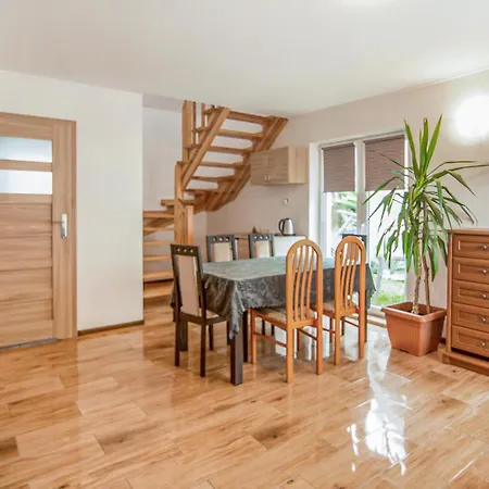 בית נופש 2 Bedroom Lovely In Oslonka